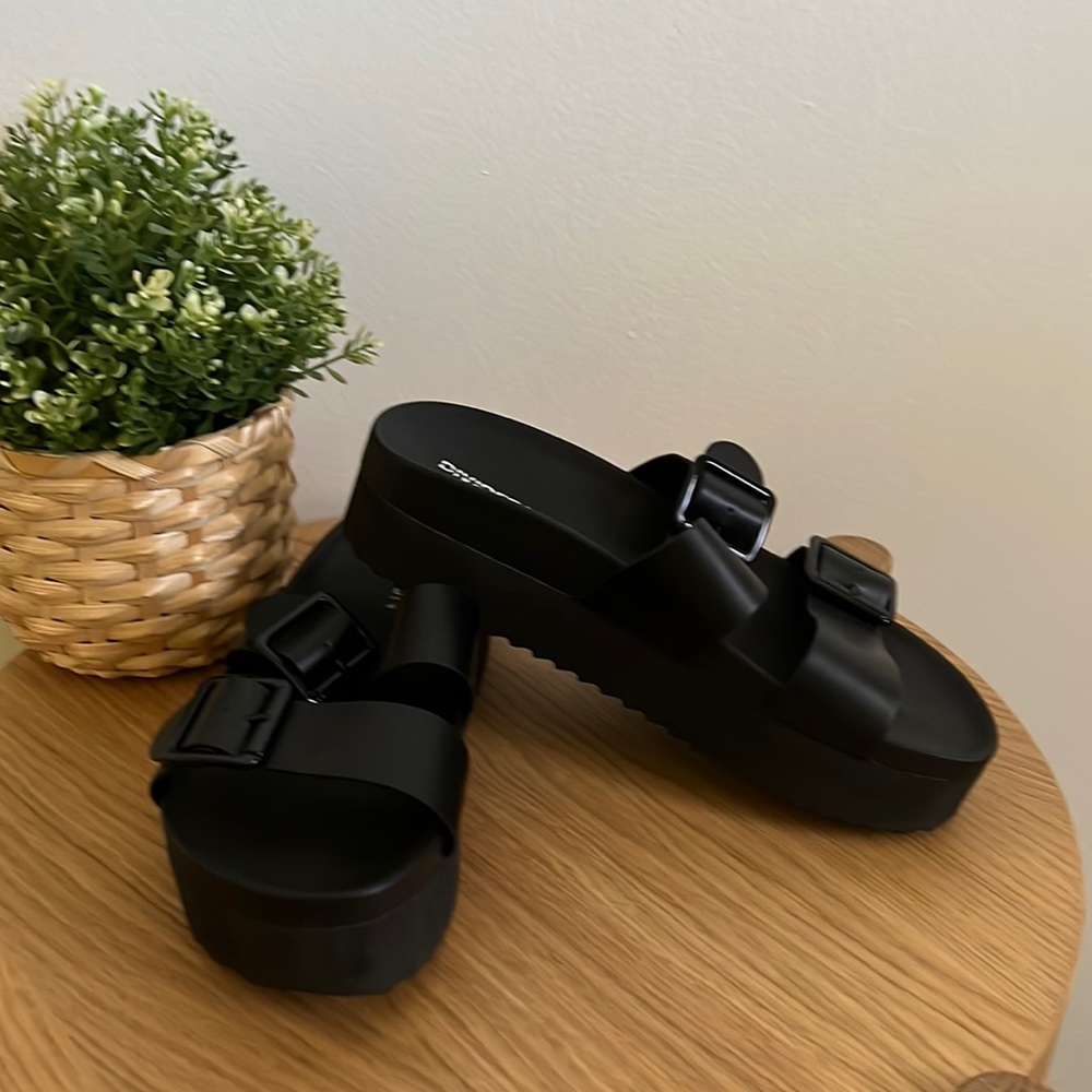 H&M two-strap slides